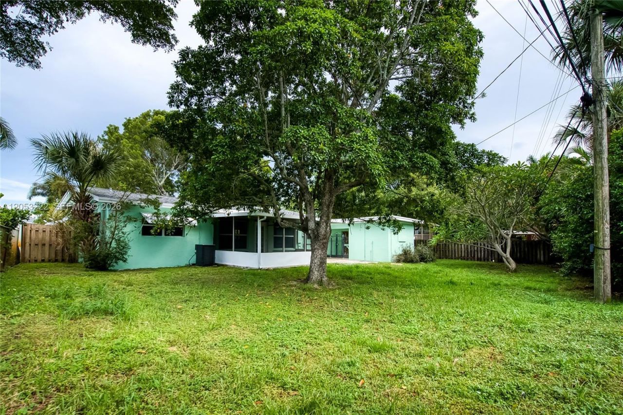 1427 Crest Dr , Lake Worth, FL 33461 Photo