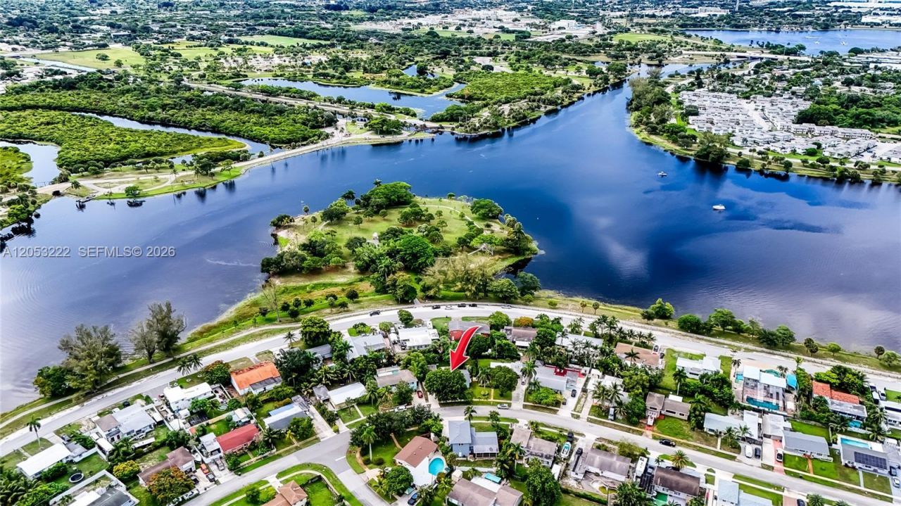 1427 Crest Dr , Lake Worth, FL 33461 Photo