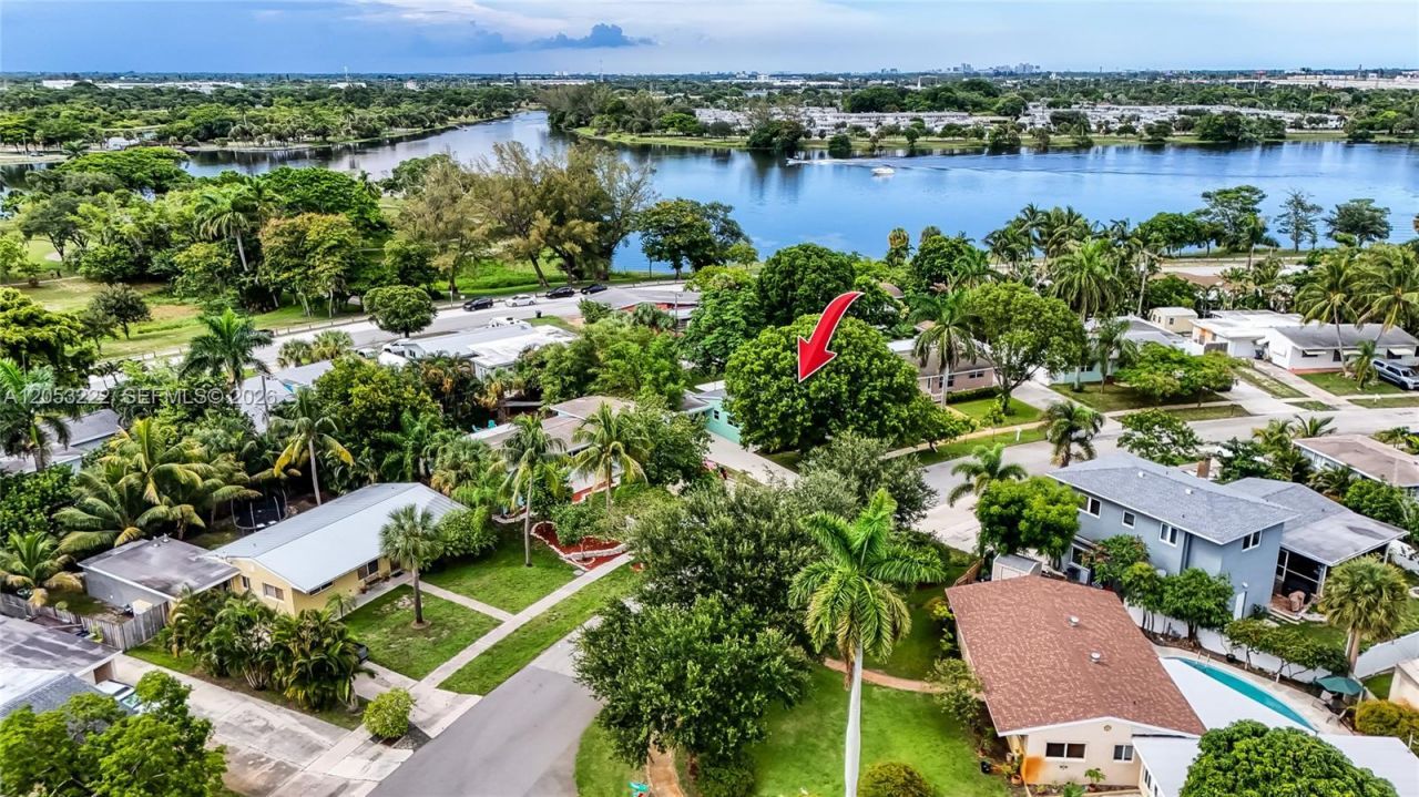1427 Crest Dr , Lake Worth, FL 33461 Photo