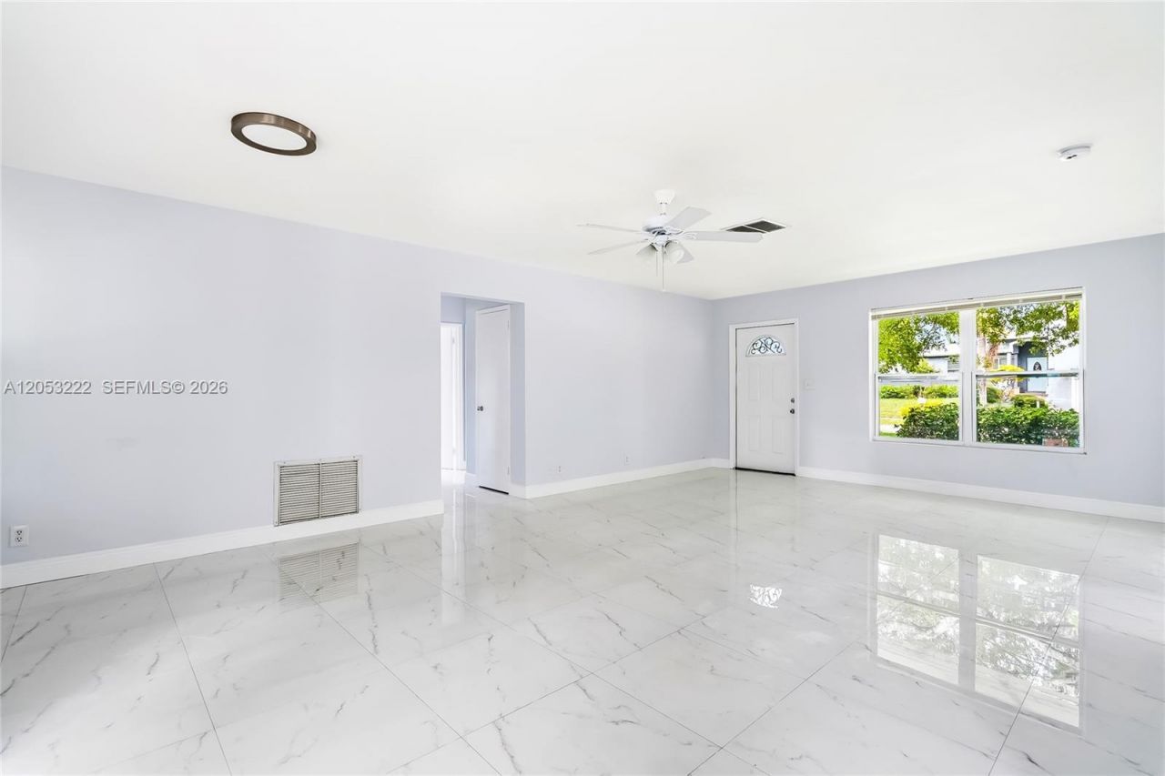 1427 Crest Dr , Lake Worth, FL 33461 Photo