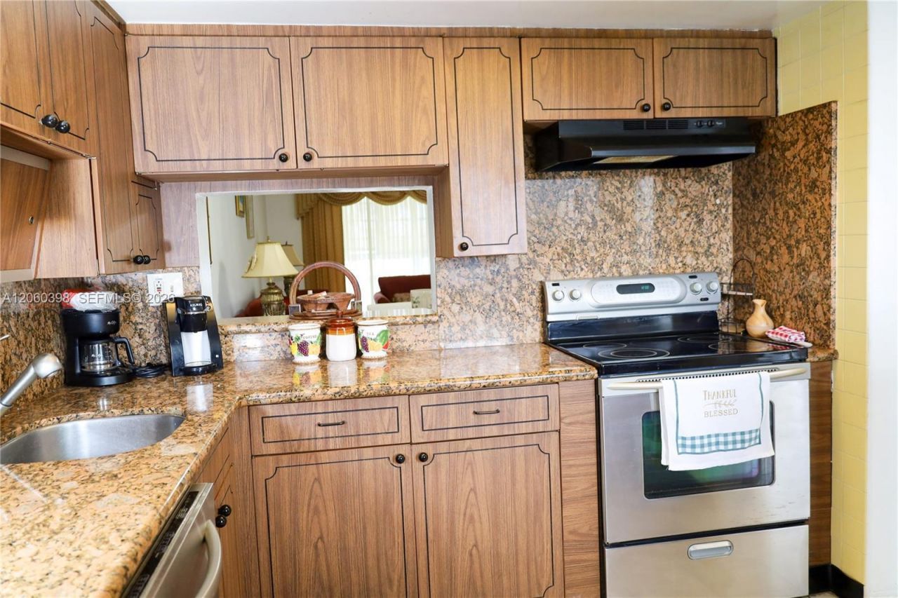 1501 NE Miami Gardens Dr, Unit 351, Miami, FL 33179 Photo