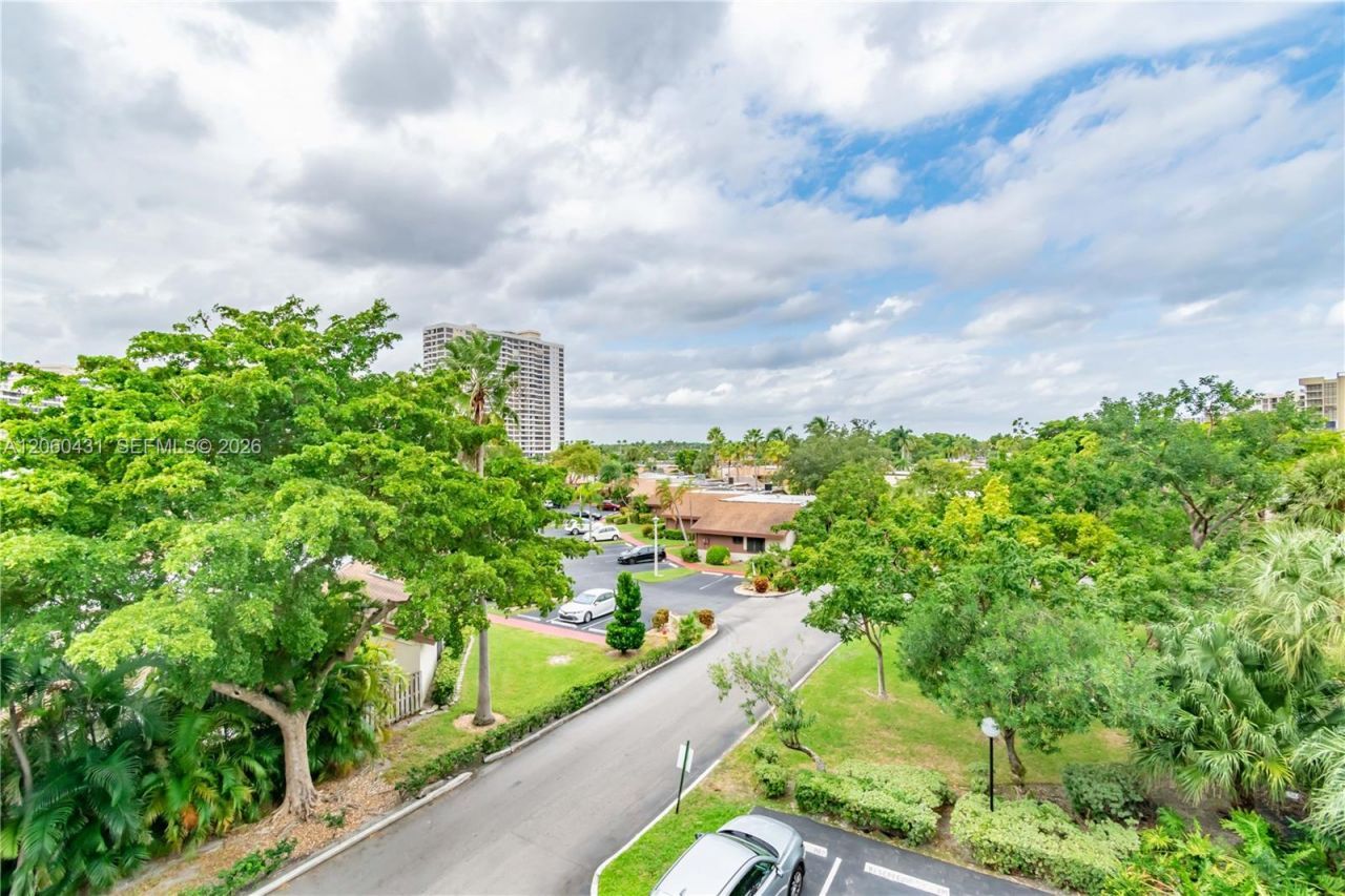 200 Leslie Dr, Unit 329, Hallandale Beach, FL 33009 Photo