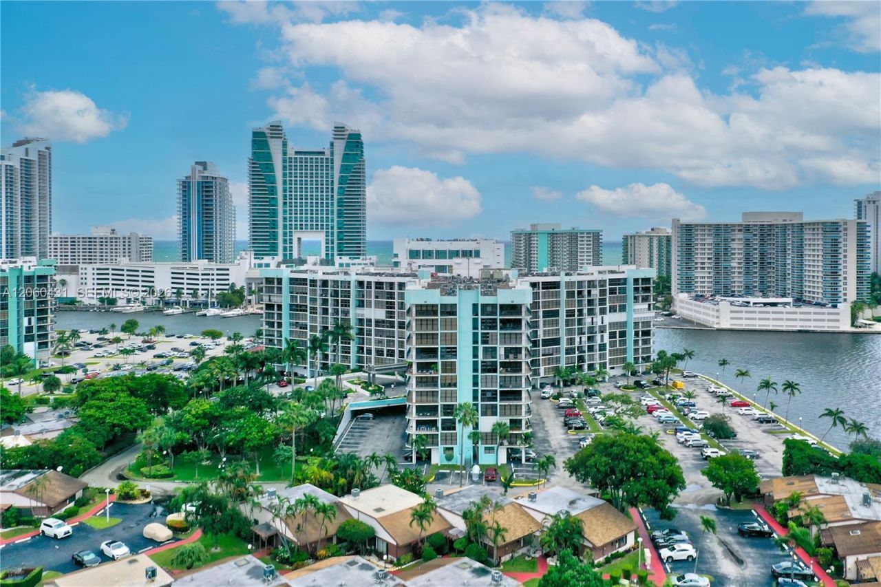 200 Leslie Dr, Unit 329, Hallandale Beach, FL 33009 Photo