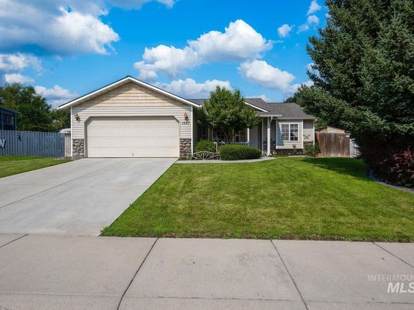 1507 S Willow Creek, Nampa, ID 83686