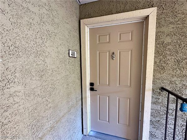 5080 Indian River Drive , Unit 400, Las Vegas, NV 89103