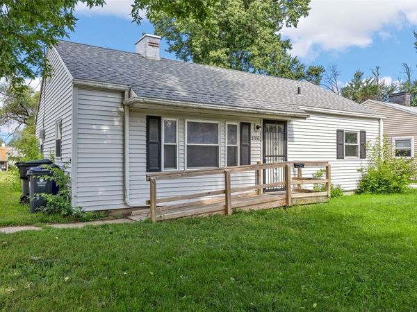 3746 Kencrest Drive NE, Cedar Rapids, IA 52402