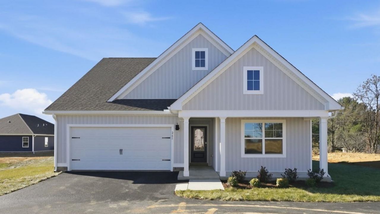 293 Heather Ln, Staunton, VA 24401 Main Photo