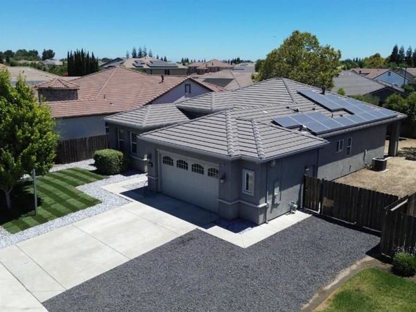 1110 Clearwater Creek Blvd, Manteca, CA 95336