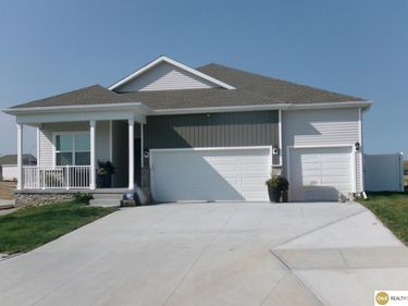 17511 Virginia Street, Omaha, NE 68136