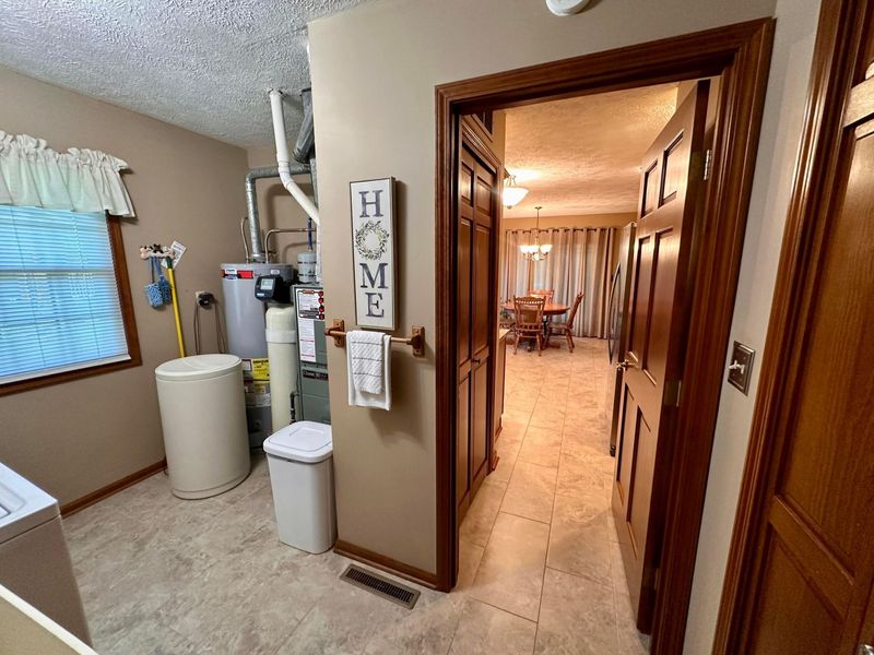 605 Oakwood Drive , Bellefontaine, OH 43311 Photo 16