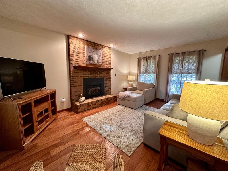 605 Oakwood Drive , Bellefontaine, OH 43311 Photo 4