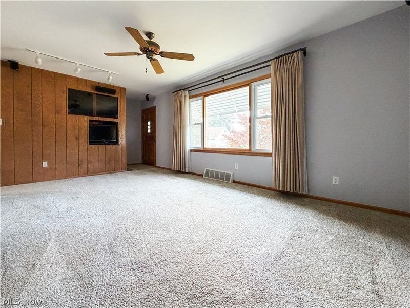 15357 Rademaker Boulevard , Brook Park, OH 44142 Photo 5