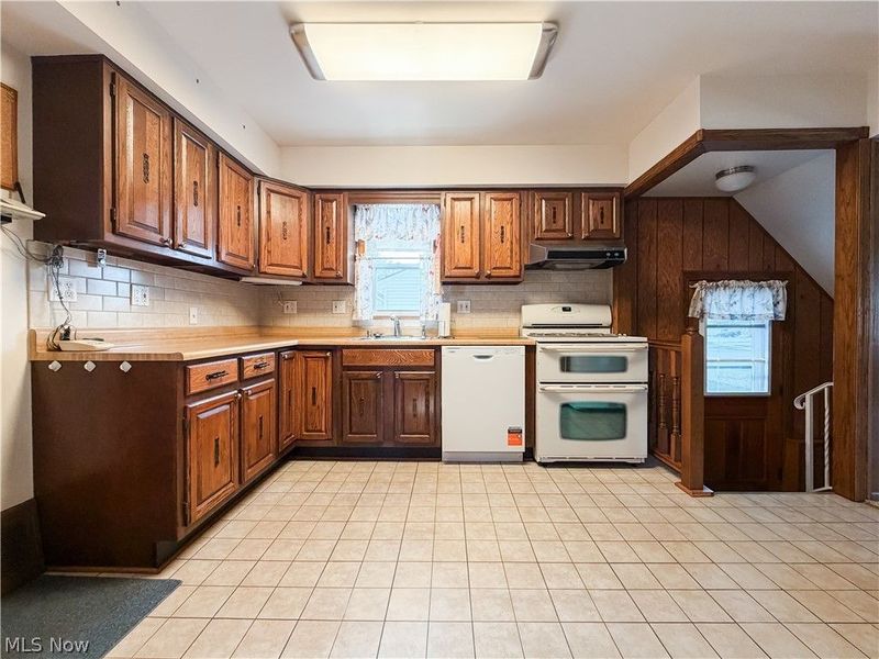 15357 Rademaker Boulevard , Brook Park, OH 44142 Photo 7
