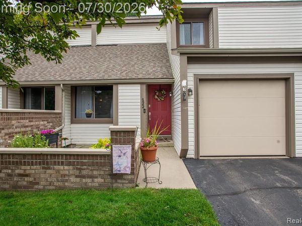 122 Conda Lane, Oxford Village, Mi 48371