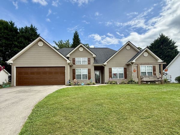 106 Mountain Overlook Drive, Cleveland, GA 30528