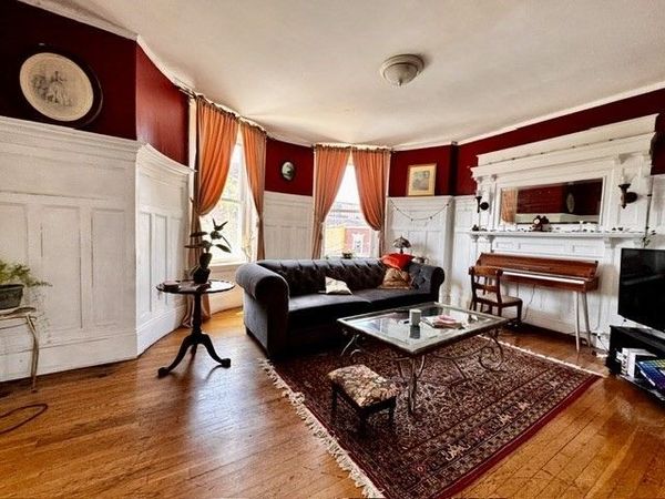 1908 Beacon St, Unit 3, Brookline, MA 02445