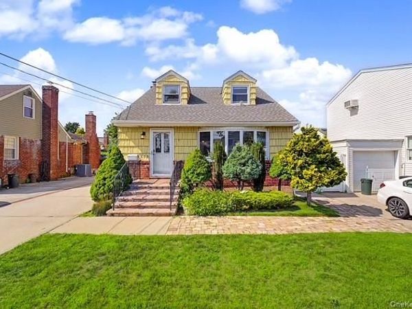 2503 3rd Avenue, East Meadow, NY 11554
