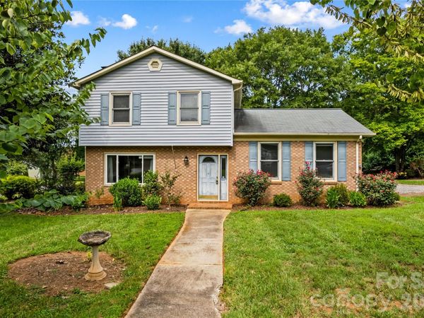 603 Colonial Drive, Statesville, NC 28625