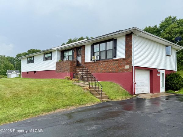 694 Orange Road, Dallas, PA 18612