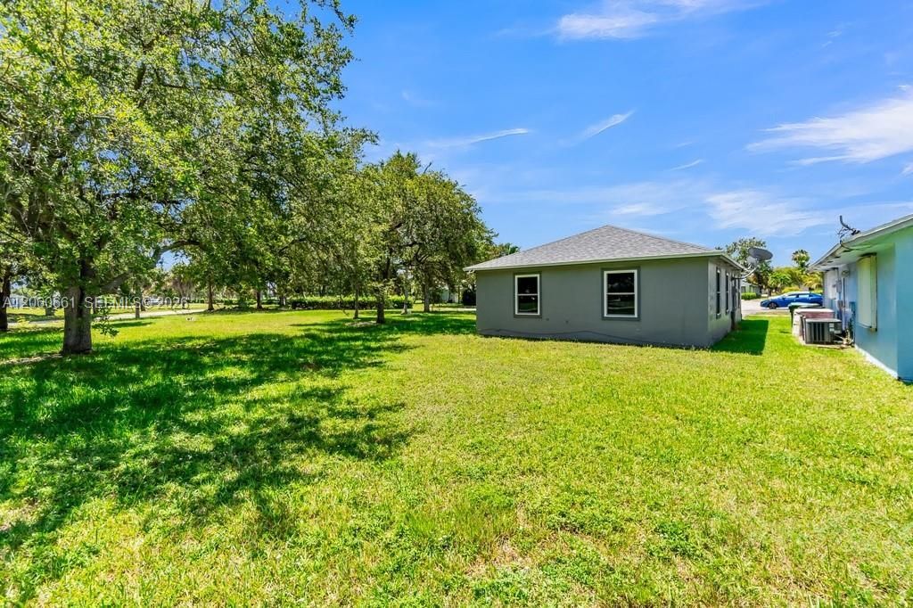 12231 SW 202nd St , Miami, FL 33177 Photo