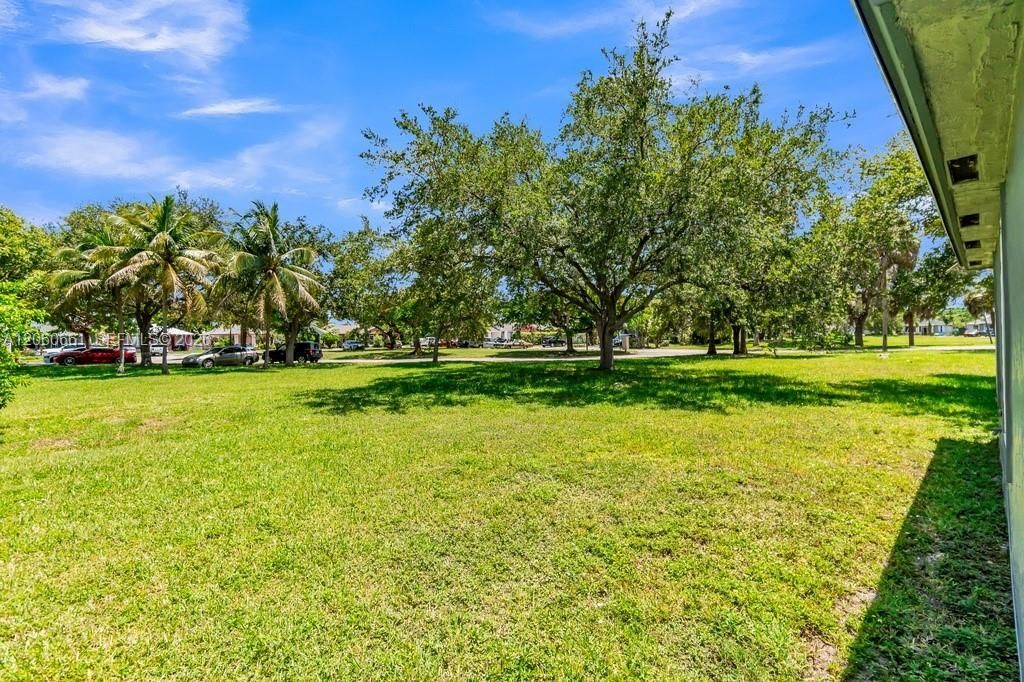 12231 SW 202nd St , Miami, FL 33177 Photo
