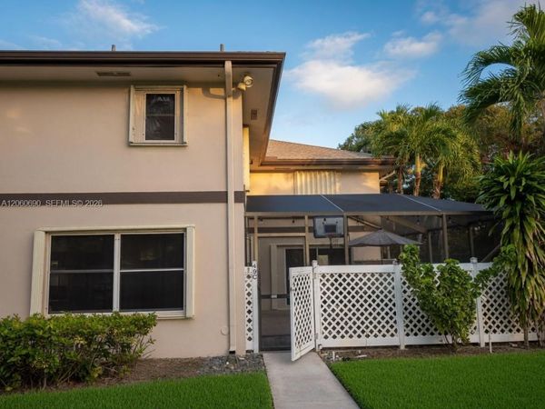 49 Essex Ct, Unit C, Royal Palm Beach, FL 33411