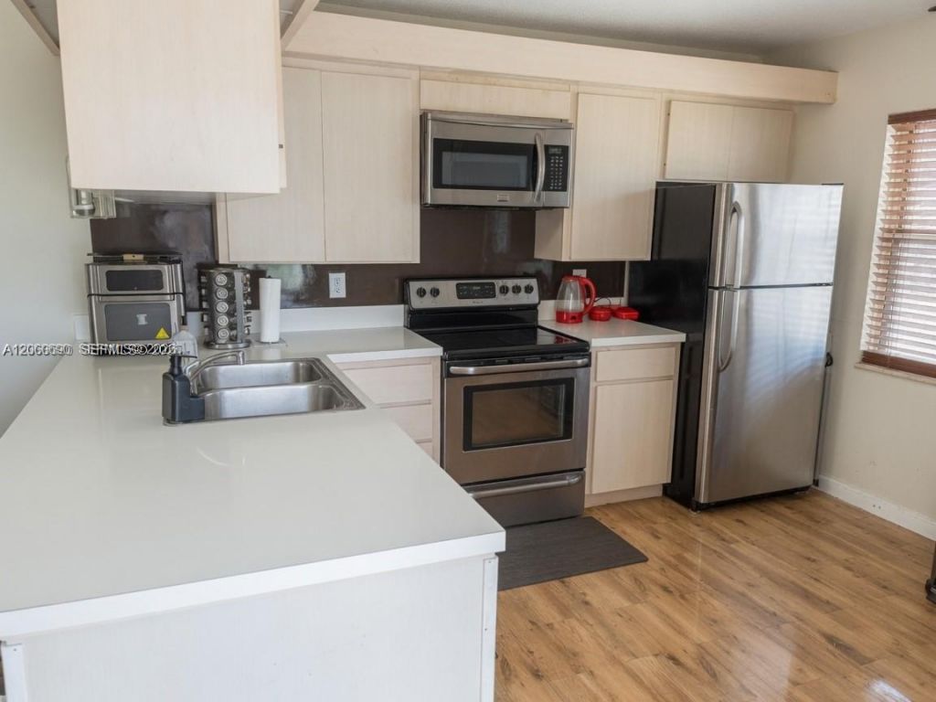 49 Essex Ct, Unit C, Royal Palm Beach, FL 33411 Photo