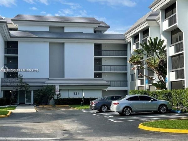 721 N Pine Island Rd , Unit 104, Plantation, FL 33324