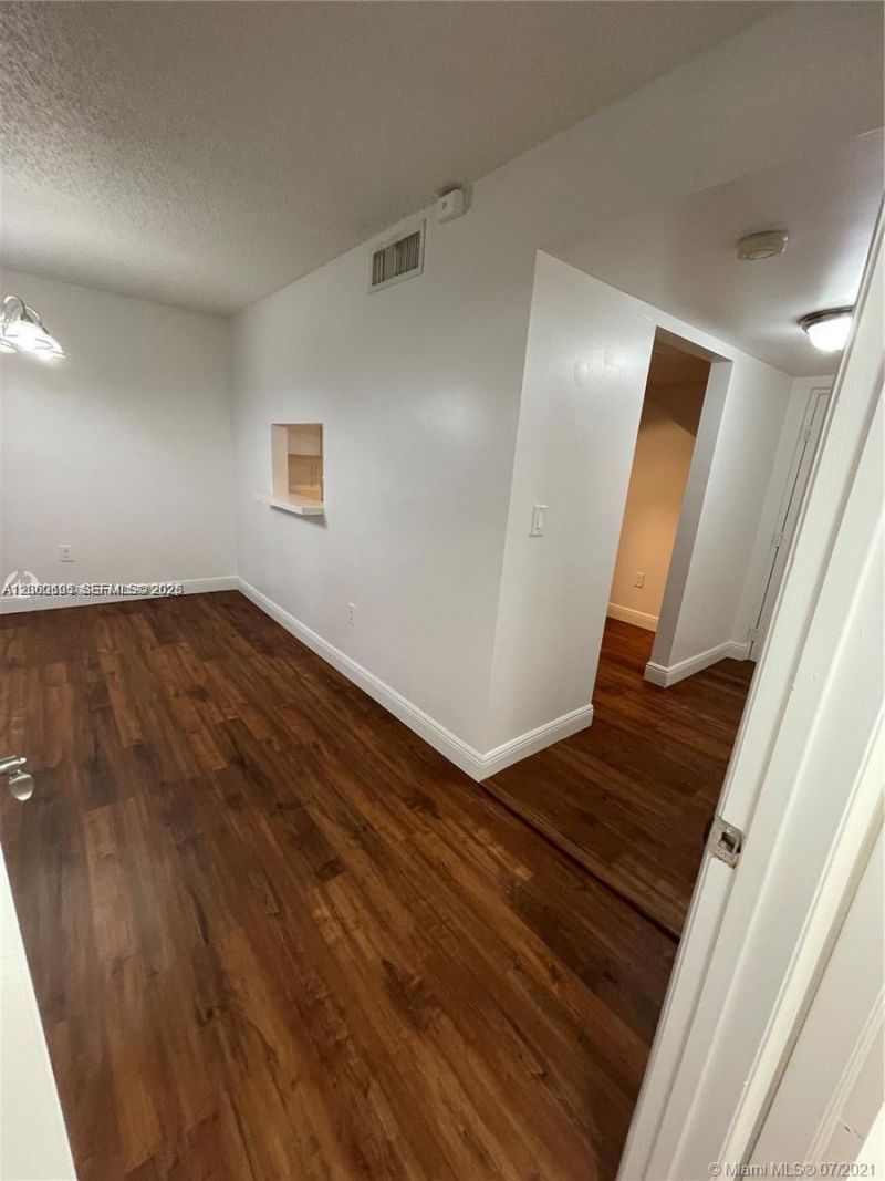 721 N Pine Island Rd , Unit 104, Plantation, FL 33324 Photo