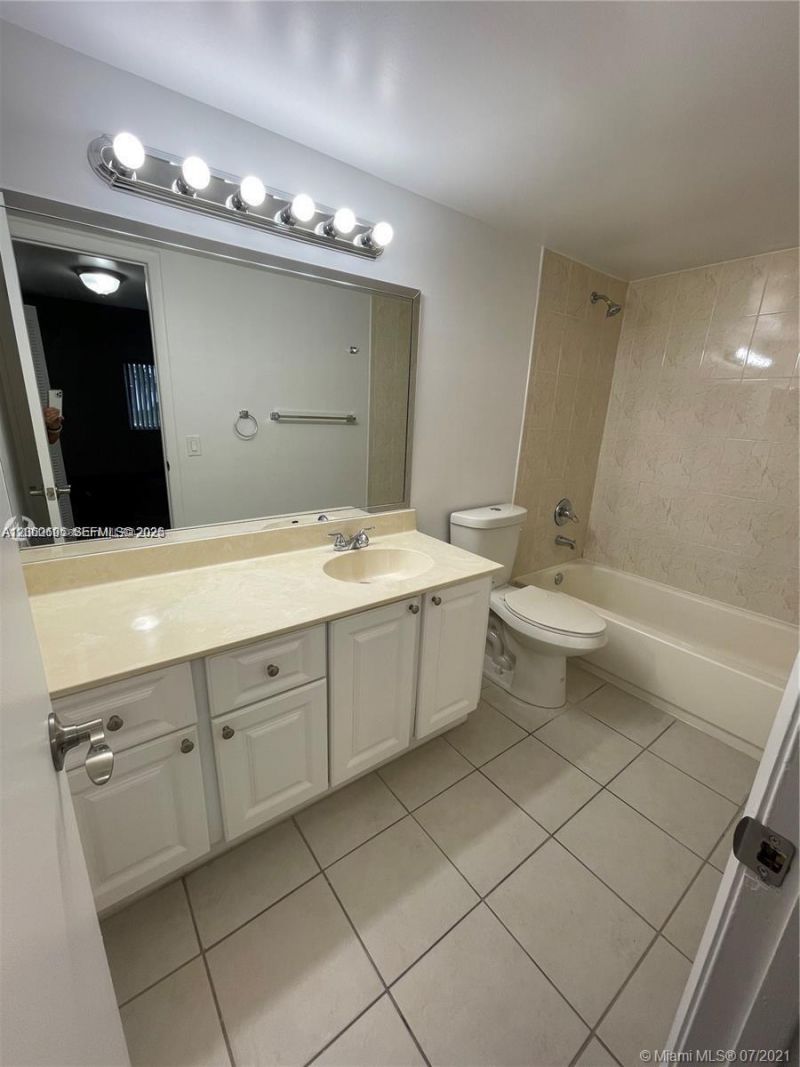 721 N Pine Island Rd , Unit 104, Plantation, FL 33324 Photo