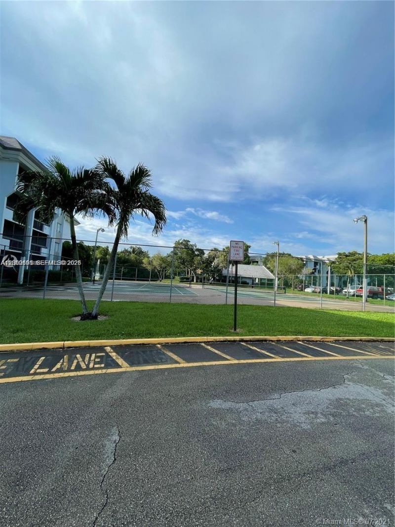 721 N Pine Island Rd , Unit 104, Plantation, FL 33324 Photo