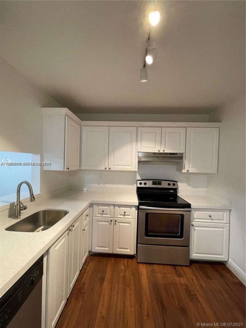 721 N Pine Island Rd , Unit 104, Plantation, FL 33324 Photo