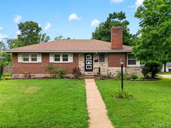 813 Hentschel Place , St Louis, MO 63135