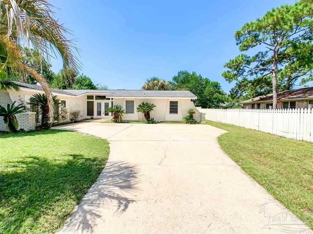 7975 La Nain Dr, Pensacola, FL 32514 Main Photo