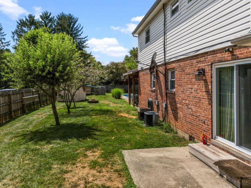 8878 Twincreek Drive, Franklin Twp, OH 45005 Photo 8