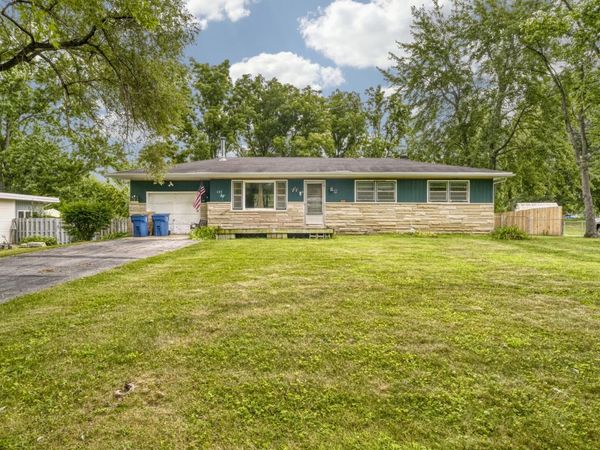 425 E Hilltop Court , Lowell, IN 46356