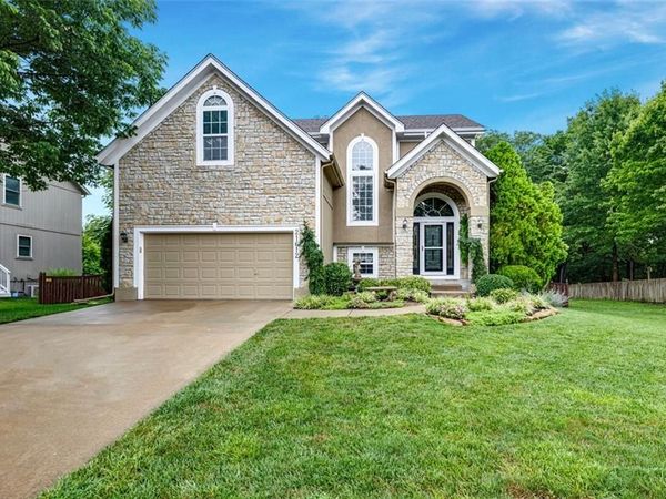 21612 W 61 Street, Shawnee, KS 66218