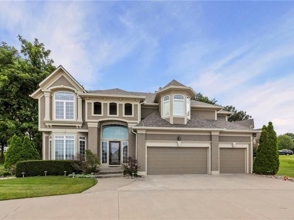 1441 NE Daltons Ridge Drive, Lee's Summit, MO 64064