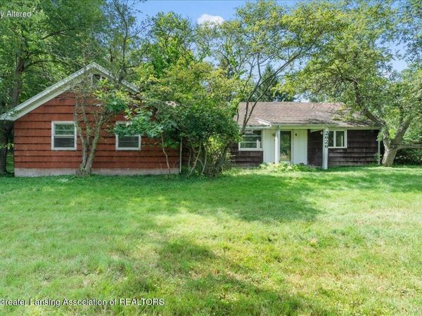 2626 Forest Avenue, Lansing, MI 48910