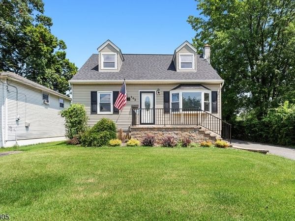102 Island Ave, Little Falls, NJ 07424