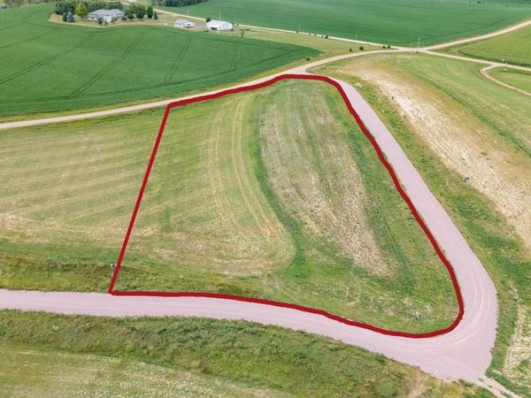 4 Arthur Ln, Renner, SD 57055