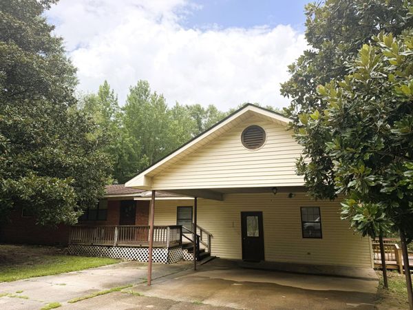 800 W 10th Ave., Lumberton, MS 39455