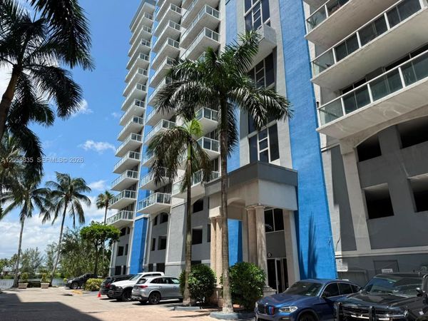 5085 NW 7th St, Unit 406, Miami, FL 33126