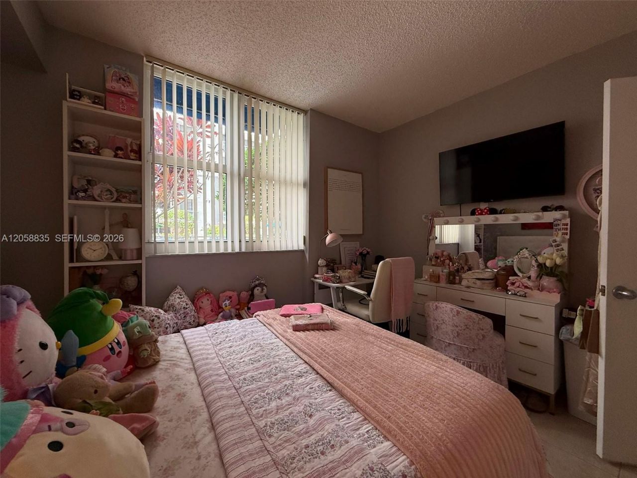 5085 NW 7th St, Unit 406, Miami, FL 33126 Photo