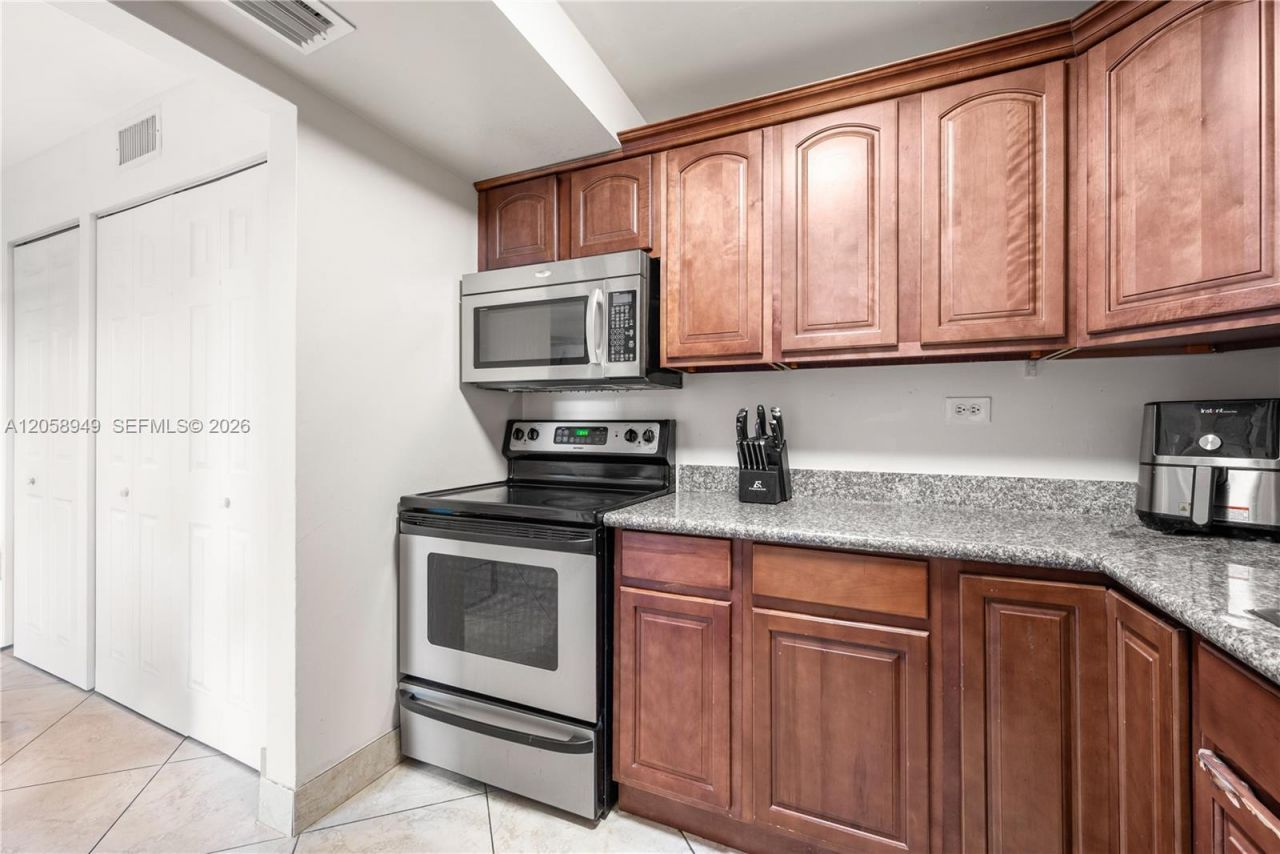 1720 NW N River Dr, Unit 107, Miami, FL 33125 Photo