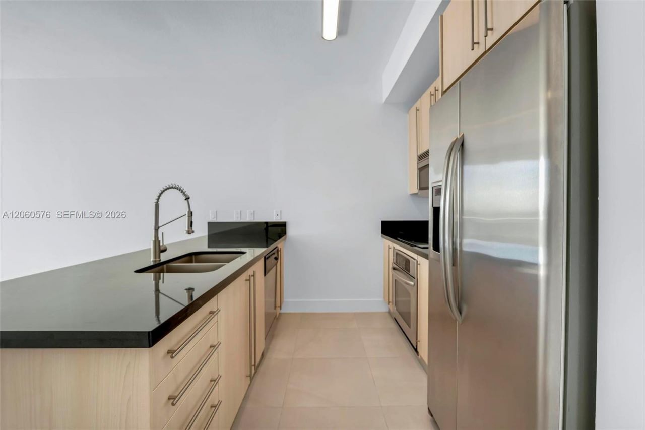 79 SW 12th St , Unit 2302-S, Miami, FL 33130 Photo