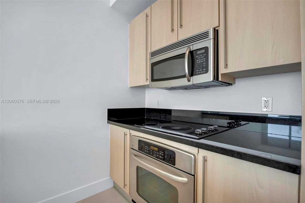 79 SW 12th St , Unit 2302-S, Miami, FL 33130 Photo