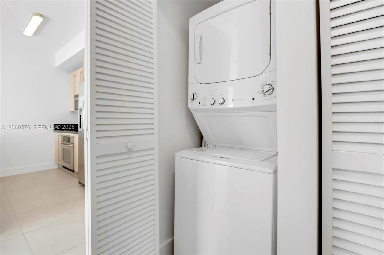79 SW 12th St , Unit 2302-S, Miami, FL 33130 Photo