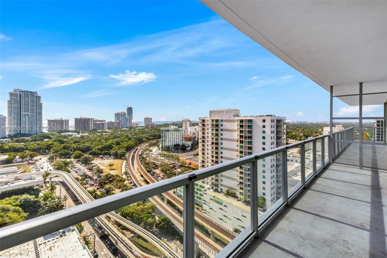 79 SW 12th St , Unit 2302-S, Miami, FL 33130 Photo