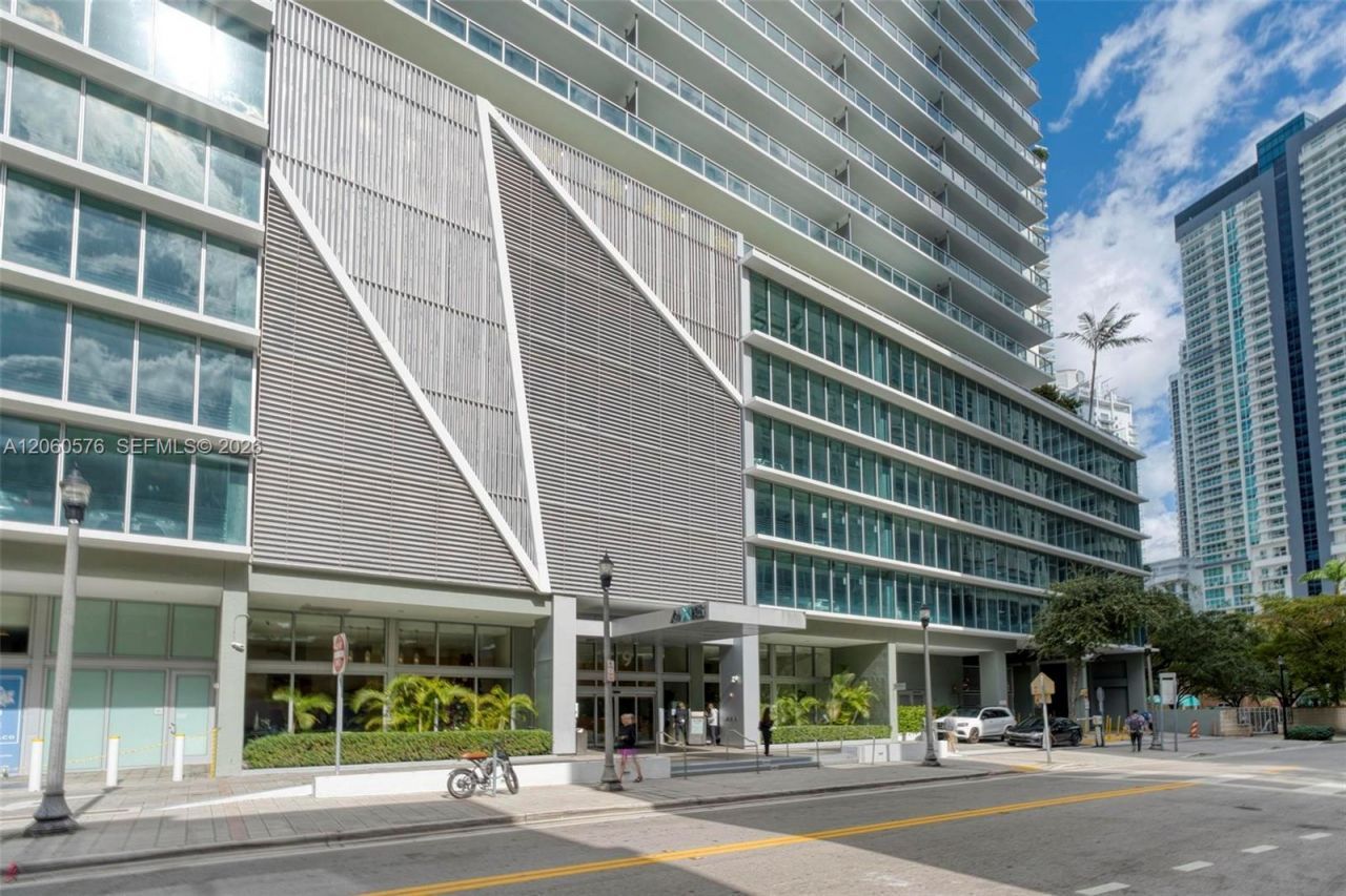 79 SW 12th St , Unit 2302-S, Miami, FL 33130 Photo